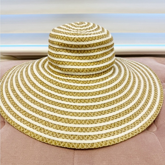 Eric Javits Beige and White Striped Hat - Picture 3 of 7
